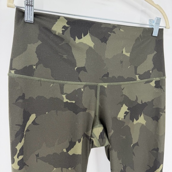 Lululemon Green Leaf Camo Printed Crop Leggings Fold Over Waistband Size 8 - Picture 2 of 5